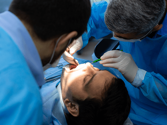 im1-Cirugía Oral Y Maxilofacial.png